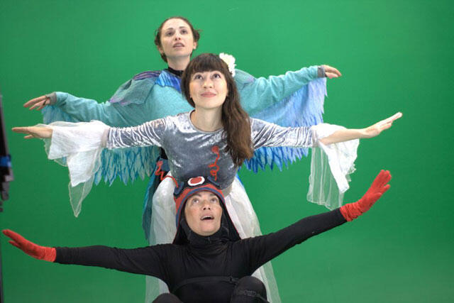 Сцена из спектакля "Не называй меня гусеницей". Фото: Людмила Васильева
