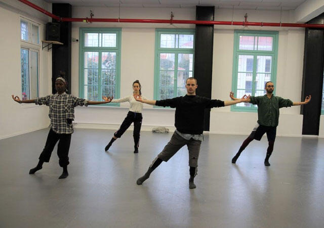 Участники молодежной группы ансамбля "Бат-Шева" на репетиции. Фото: Шири Брейт