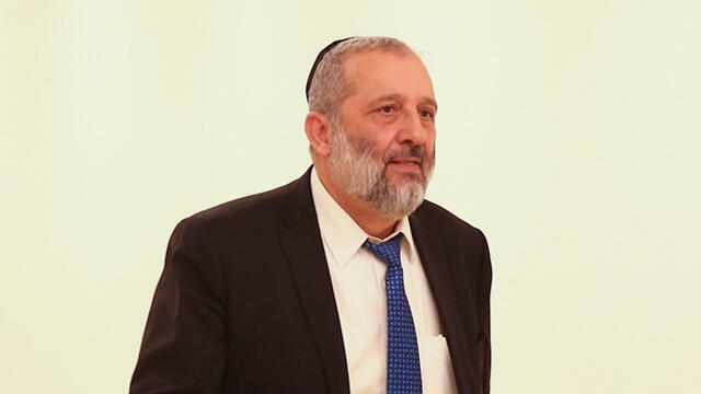 Арье Дери. Фото: Амит Шааби (צילום: עמית שאבי) Арье Дери. Фото: Амит Шааби