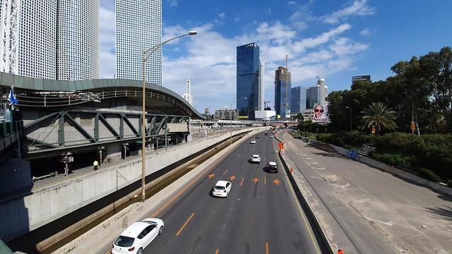 Шоссе Аялон. Фото: Ницан Дрор (צילום: ניצן דרור ) Шоссе Аялон. Фото: Ницан Дрор