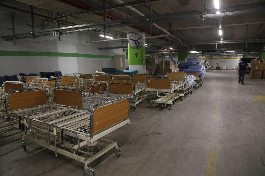 בית חולים שיבא הקמה הקמת מתחם ייעודי טיפול נמרץ מוגבר חולים מונשמים חולי נגיף הקורונה קורונה (צילום: נדב אבס ושאול גולן) בית חולים שיבא הקמה הקמת מתחם ייעודי טיפול נמרץ מוגבר חולים מונשמים חולי נגיף הקורונה קורונה