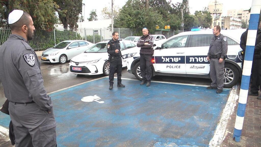 מבצע אכיפה של משטרה משטרת לוד אכיפת קורונה נגיף וירוס הקורונה של משטרת ישראל בידוד