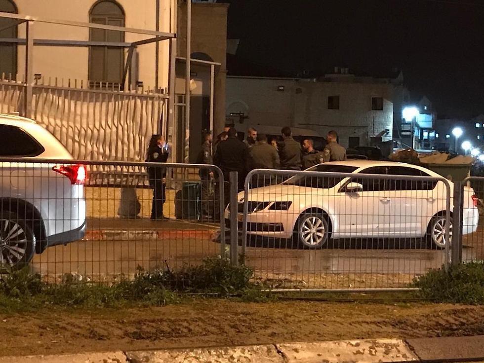 Арест нарушителя. Фото: Йегошуа Вильдерман (צילום: יהושוע וילדמן) Арест нарушителя. Фото: Йегошуа Вильдерман