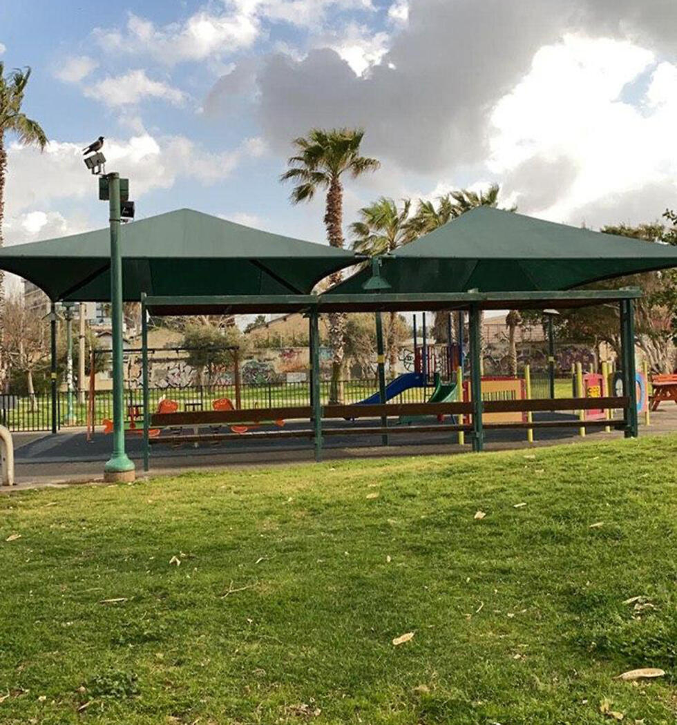 Детская площадка в Тель-Авиве. Фото: Ади Хай-Цион (צילום: עדי חי ציון ) Детская площадка в Тель-Авиве. Фото: Ади Хай-Цион