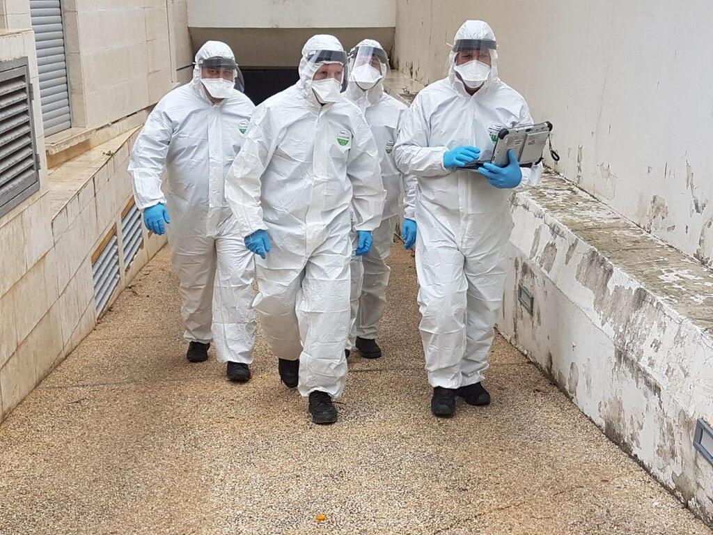 משטרת ישראל יחד עם צוות אכיפה של משרד הבריאות ב פעילות ב תל אביב נגיף קורונה 