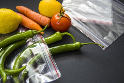 продукты пакет вакуум упаковка пища (Фото: shutterstock) продукты пакет вакуум упаковка пища