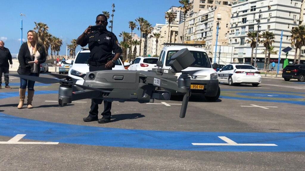 Дрон - инструмент в борьбе с преступностью (Фото: Надав Абас) אכיפה באמצעות רחפנים