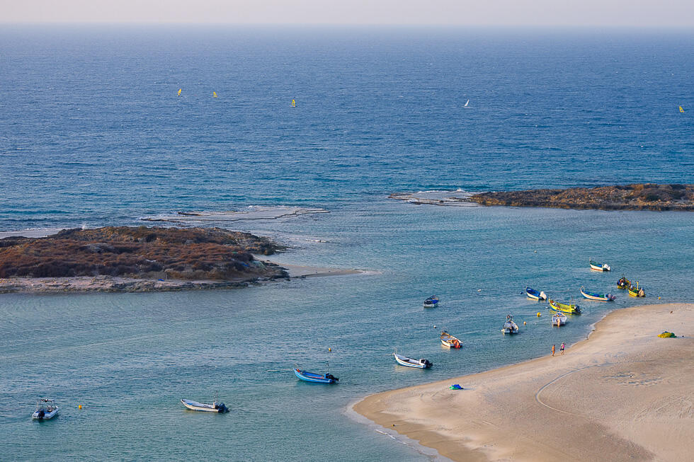 Пляж Хоф-Дор. Фото: Исраэль Бардуго (צילום: ישראל ברדוגו) Пляж Хоф-Дор. Фото: Исраэль Бардуго