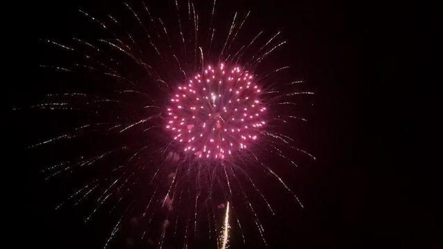 Фейерверк в Димоне. Фото: Пото Алуль (צילום: פוטו אלול) Фейерверк в Димоне. Фото: Пото Алуль