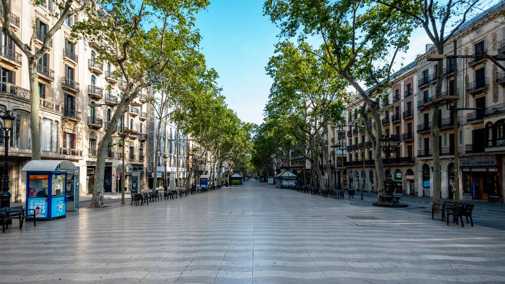 Барселона (Фото: shutterstock) שדרות לה רמבלה בברצלונה ריקות בזמן משבר הקורונה