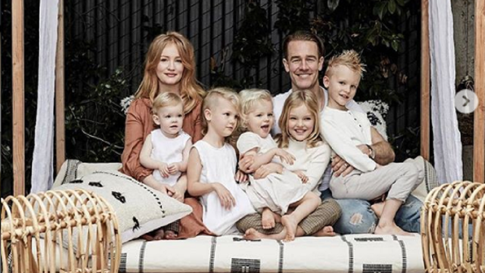 ג'יימס ואן דר ביק קימברלי ברוק והילדים אוליביה ג'ושוע אנאבל אמיליה גוונדולין