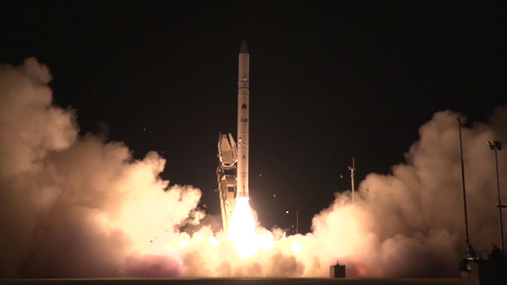 שיגור הלוויין אופק 16