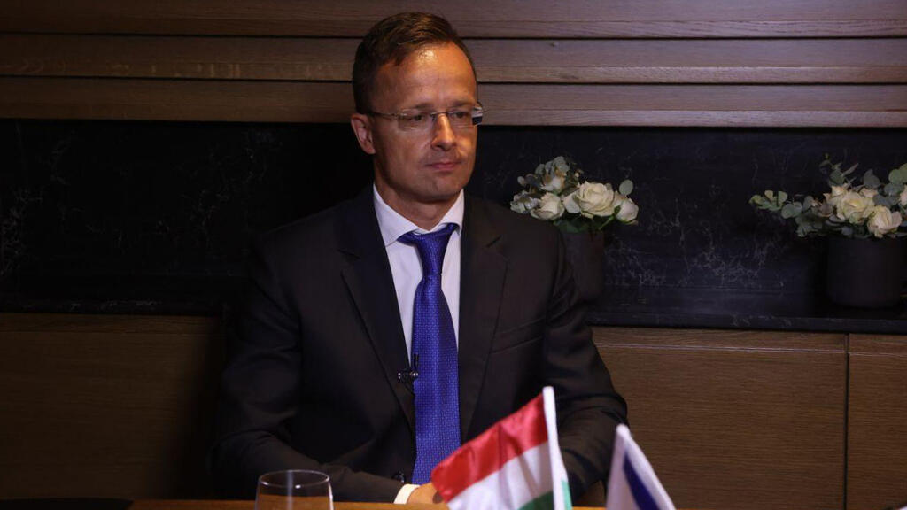 פטר סיירטו שר החוץ של הונגריה