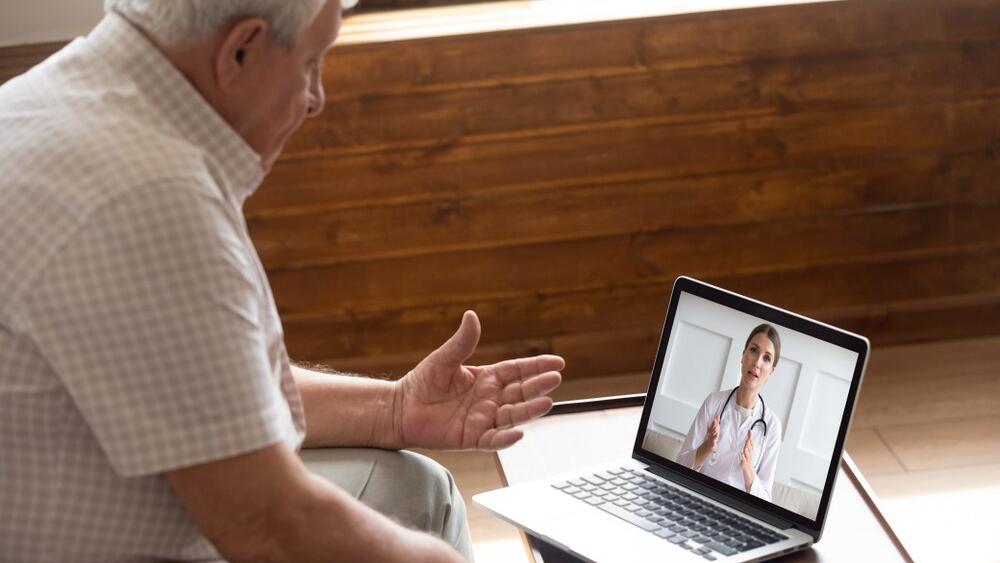 טלמדיסין רפואה מרחוק קשיש זקן מחשב