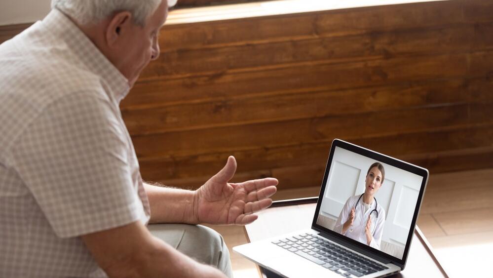 טלמדיסין רפואה מרחוק קשיש זקן מחשב