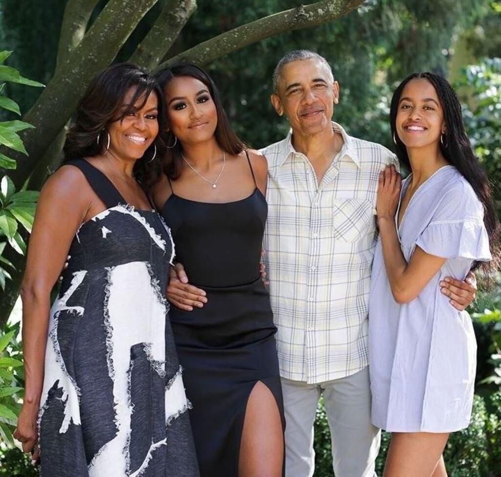 The Obama family (Photo: Instagram) ברק אובמה מישל אובמה