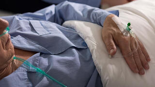 סבא זקן בית חולים אילוסטרציה