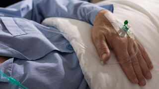 סבא זקן בית חולים אילוסטרציה