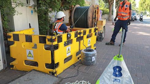 עבודות הנחת סיבים אופטיים