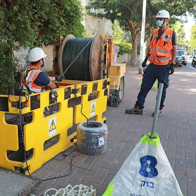 עבודות הנחת סיבים אופטיים