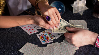 קוראת בקלפים טארוט תקשור