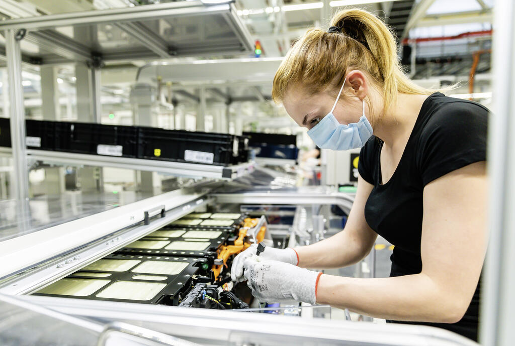  Electric batteries in an electric vehicle