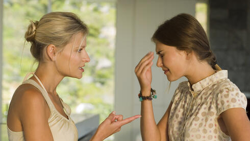 ויכוח בין נשים