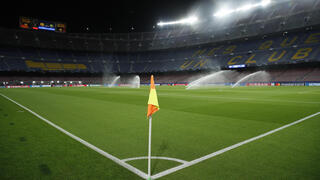 המגרש באצטדיון קאמפ נואו