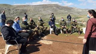 ביקור חריג : אלוף פיקוד המרכז ביקר במאחז שבו התגורר אהוביה סנדק ז"ל