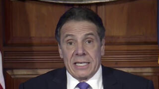 מושל ניו יורק אנדרו קואומו מגיב לטענות שהטריד מינית