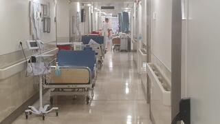 מחסור במיטות: מטופלים שוהים במסדרונות בבית חולים וולפסון בחולון