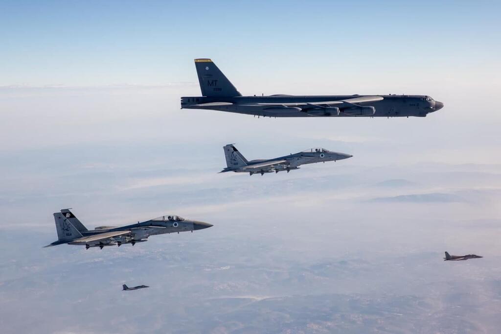 מטוסי קרב של צה״ל מסוג F-15 ליוו היום שני מפציצים אמריקאים מדגם B-52 מעל שמי מדינת ישראל