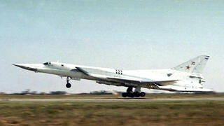 מטוס על קולי מפציץ Tu-22M3 של צבא רוסיה