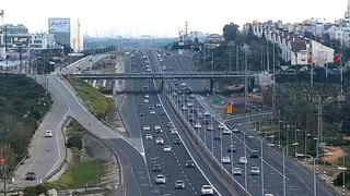 עומסים בגשר השלום בדרך לארוחת ליל הסדר
