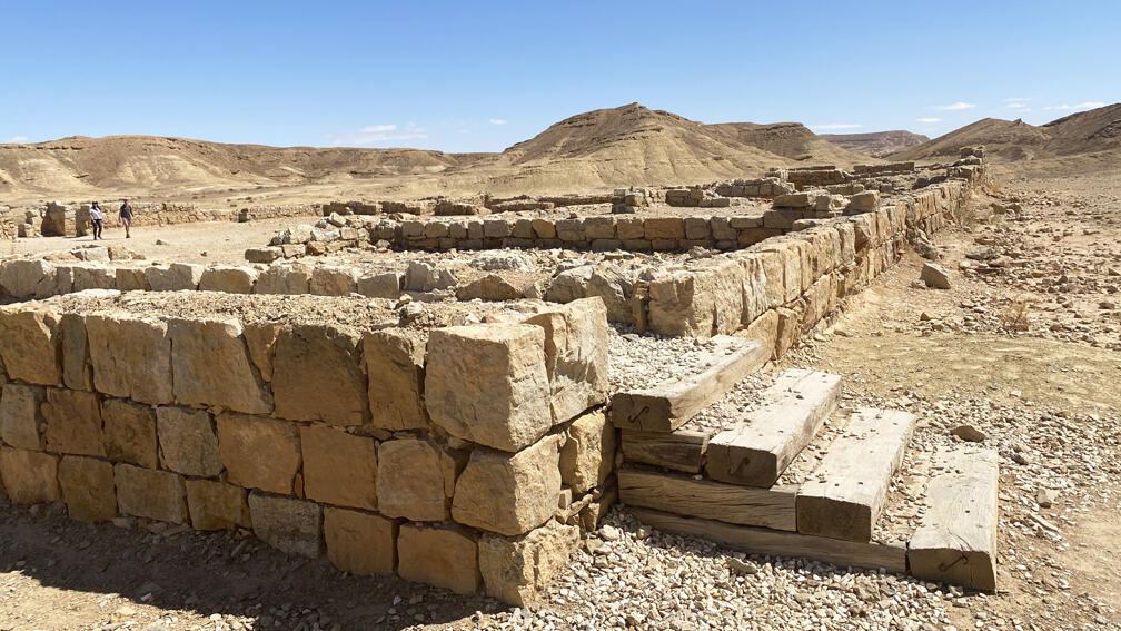 מצד סהרונים