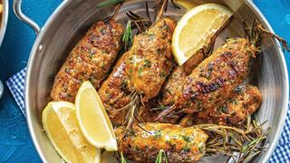 קבב דגים על שיפודי רוזמרין