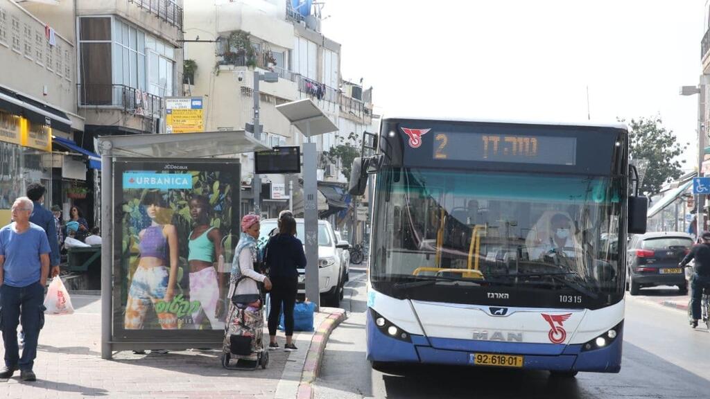 Общественный транспорт в Израиле (Фото: Моти Кимхи) קו 2 בשוק התקווה בתל אביב