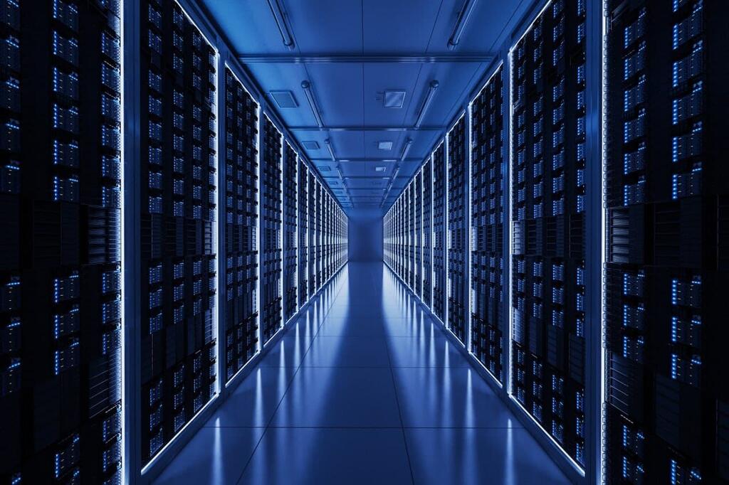 Photo: Shutterstock חוות שרתים