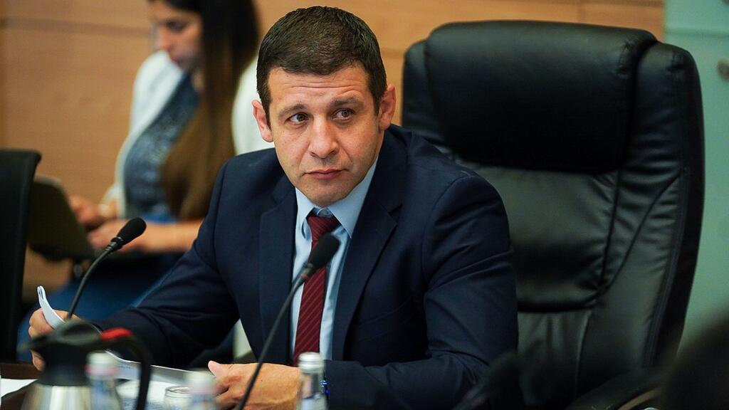 Алекс Кушнир во время работы в кнессете (Фото: Ноам Мошкович, пресс-служба кнессета) אלכס קושניר