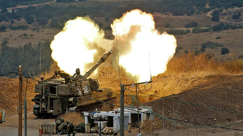Guns not butter: Budget increase to purchase ammunition (Photo: AFP ) תקיפה צהלית לעבר לבנון