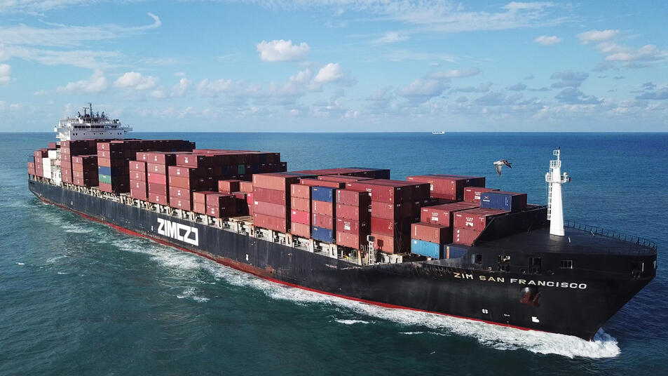 A ZIM ship (Photo: Shutterstock) אוניה של חברת צים