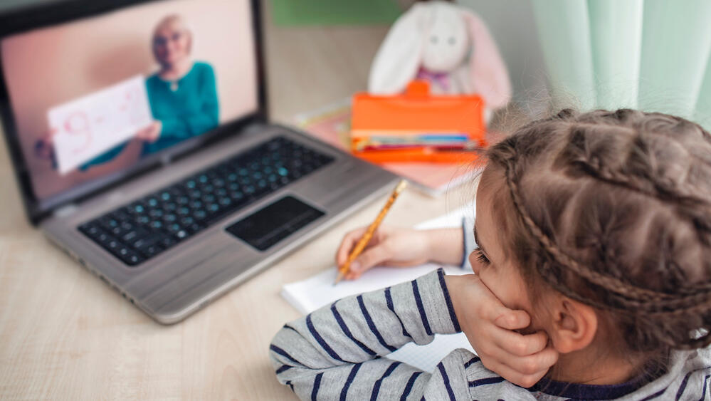 למידה מרחוק קורונה תלמיד אילוס אילוסטרציה