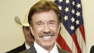 כוכב סרטי האקשן צ'אק נוריס הלך לעולמו