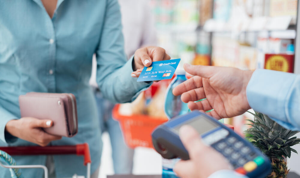 “Almost every action in the account has a fee,” (Photo: Shutterstock) תשלום בכרטיס אשראי