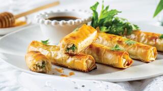 סיגרים אפויים עם עוף ותפוח בדבש