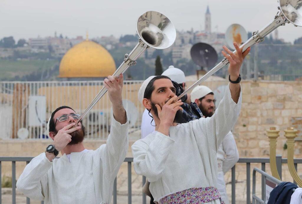 חזרה לטקס קורבן פסח שקיימו נאמני הר הבית ופעילי בית המקדש