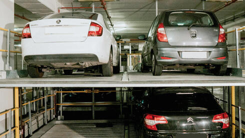 100 מקומות חנייה על גבי מכפילים בהייט פארק של תדהר 