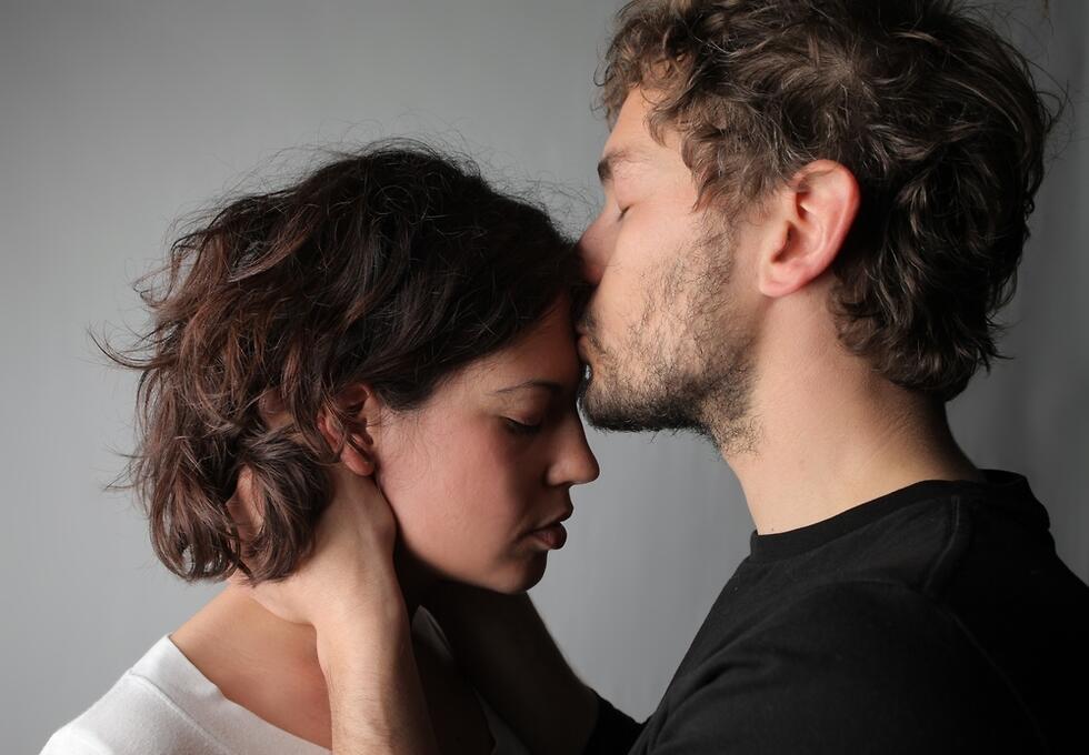 Photo: Shutterstock פיוס והתנצלות