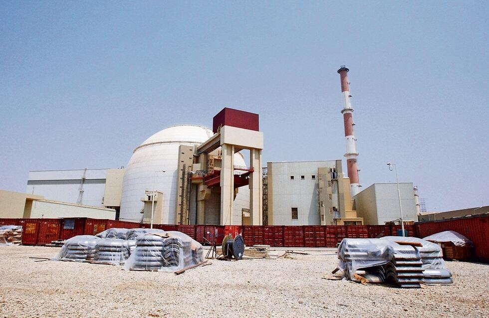 Bushehr nuclear power plant (Photo: AP) תחנת הכוח הגרעינית בבושהר