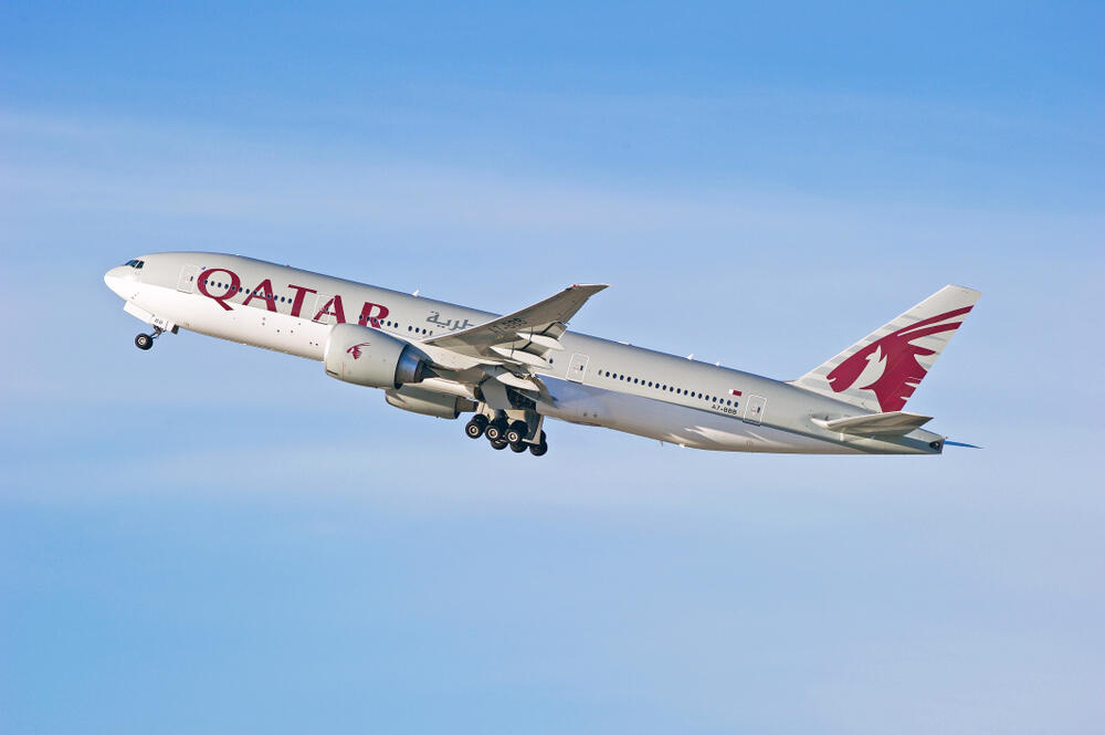 Qatar Airways Boeing 777, with the best food in the sky (Photo: Shutterstock) מטוס בואינג 777 של קטאר איירווייז
